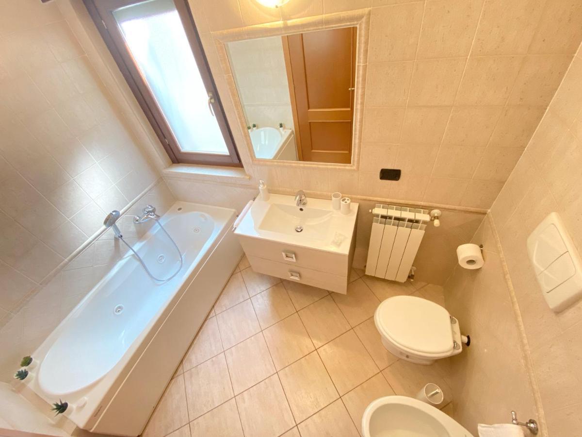פיומיצ'ינו Sunset Escape Apartment - Panoramic Terrace מראה חיצוני תמונה